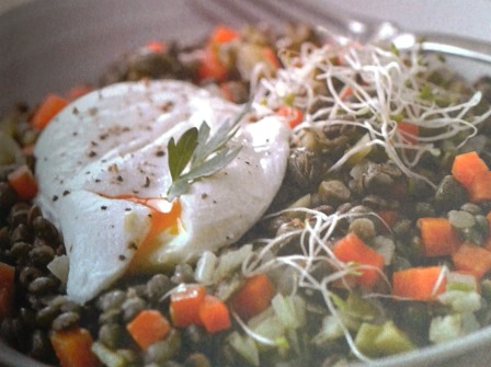 Lentilles et oeufs pochéss